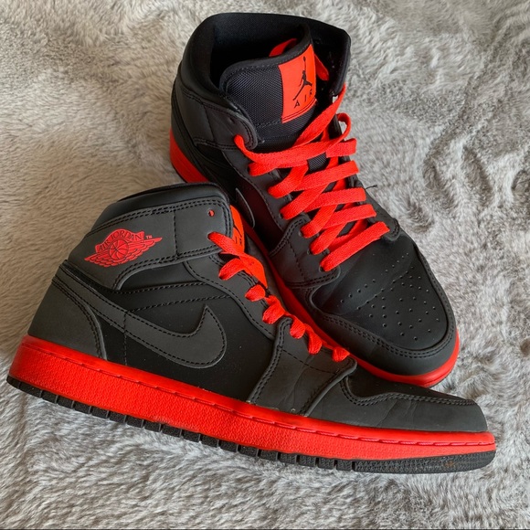 Jordan Other - Air Jordan 1 Retro Mid Black / Bright Crimson